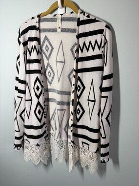 Pink Owl Womens Small Open Cardigan Sweater Lace Hem Black/White Boho Aztec